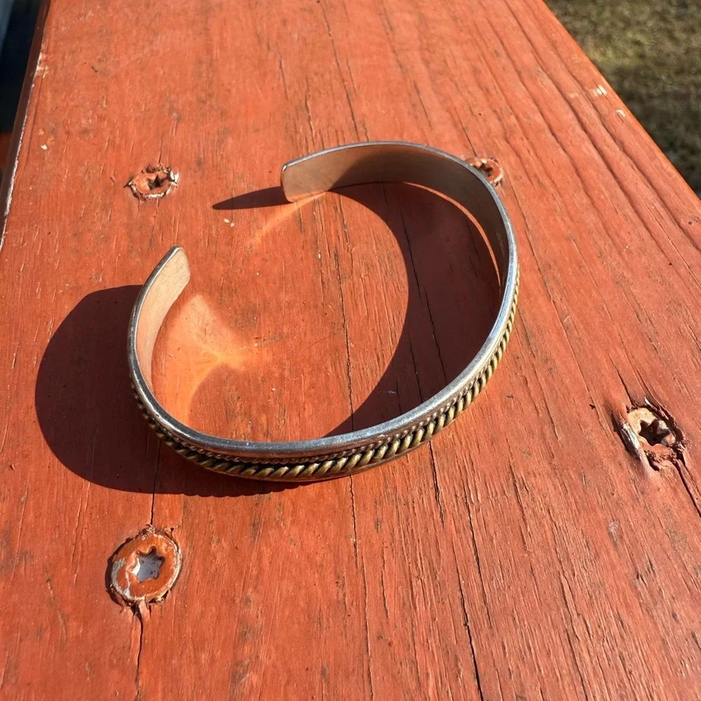 Thick Sterling silver cuff bracelet from Mexico. stamped Mexico 925. - Picture 2 of 5